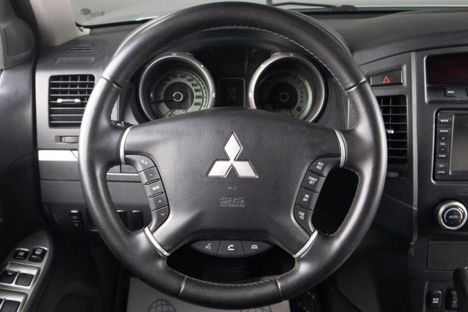 Mitsubishi Pajero IV с пробегом 2010 года, цена 1 819 000 рублей, 180000 км, внедорожник, Автокод Объявления