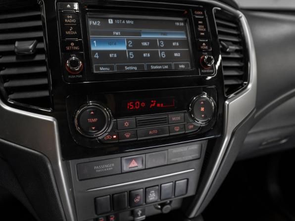 Mitsubishi L200 V Рестайлинг с пробегом 2019 года, цена 1 970 000 рублей, 303947 км, пикап, Автокод Объявления