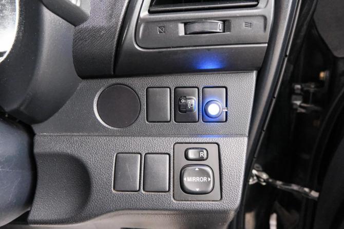 Toyota Ractis II с пробегом 2012 года, цена 949 000 рублей, 160850 км, хэтчбек, Автокод Объявления