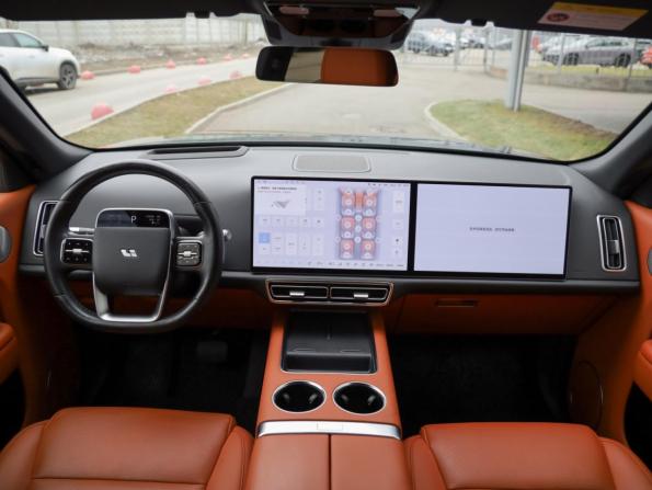 Li Auto (Lixiang) L9 I с пробегом 2023 года, цена 4 999 000 рублей, 84821 км, внедорожник, Автокод Объявления