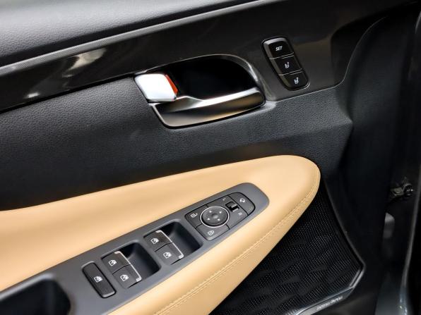 Hyundai Santa Fe IV Рестайлинг с пробегом 2021 года, цена 3 935 000 рублей, 37714 км, внедорожник, Автокод Объявления