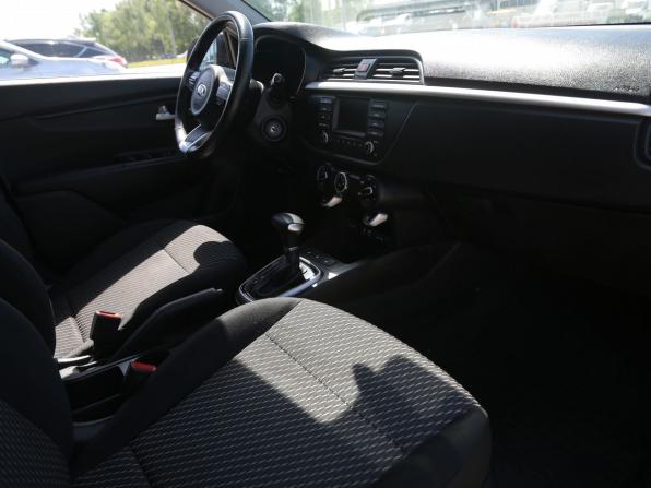 Kia Rio IV с пробегом 2018 года, цена 1 397 000 рублей, 68700 км, седан, Автокод Объявления