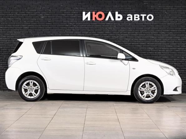 Toyota Verso I с пробегом 2011 года, цена 1 070 000 рублей, 210021 км, компактвэн, Автокод Объявления