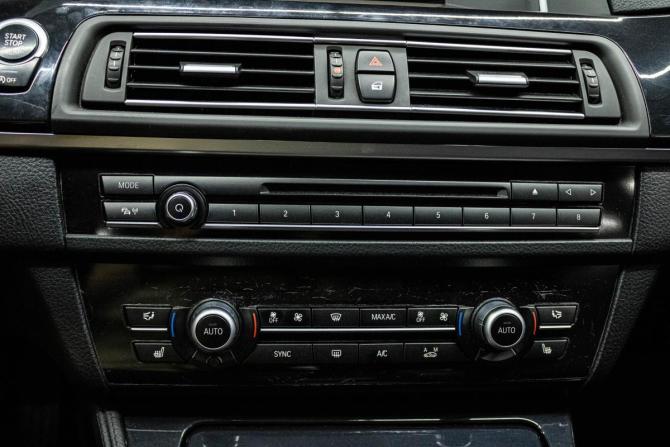 BMW 5 серии VI (F10/F11/F07) Рестайлинг с пробегом 2014 года, цена 2 000 000 рублей, 223526 км, седан, Автокод Объявления