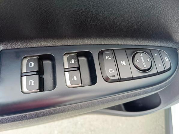 Kia Rio IV Рестайлинг с пробегом 2021 года, цена 1 995 000 рублей, 91881 км, хэтчбек, Автокод Объявления