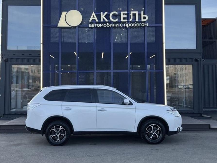 Mitsubishi Outlander III Рестайлинг Архангельск  - изображение 4
