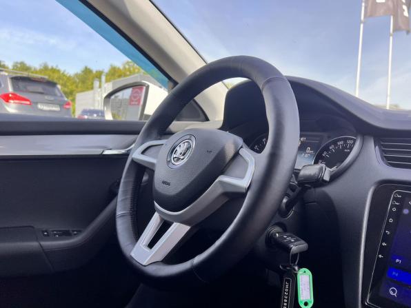 Skoda Octavia III (A7) Рестайлинг с пробегом 2017 года, цена 1 520 000 рублей, 90305 км, лифтбек, Автокод Объявления