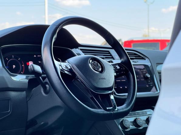 Volkswagen Tiguan II с пробегом 2019 года, цена 3 100 000 рублей, 93704 км, внедорожник, Автокод Объявления
