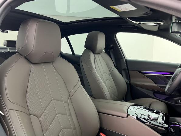 BMW 5 серии VIII (G60/G61/G68) с пробегом 2025 года, цена 9 250 000 рублей, 4526 км, седан, Автокод Объявления