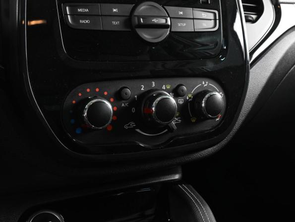 Renault Kaptur I Рестайлинг с пробегом 2021 года, цена 1 809 000 рублей, 71871 км, внедорожник, Автокод Объявления