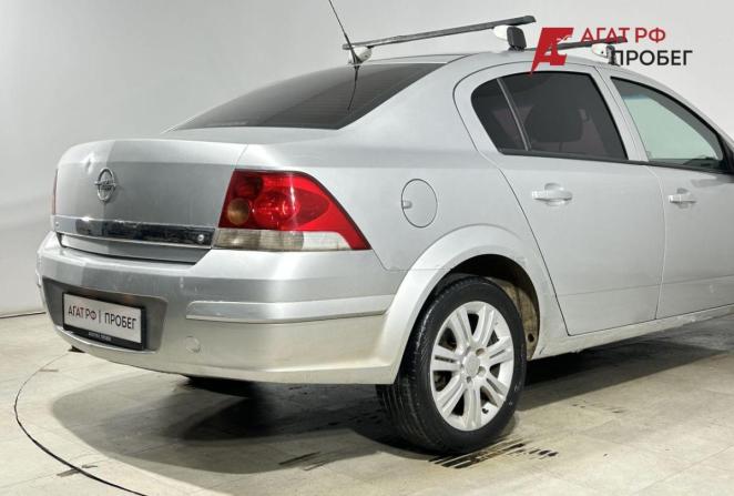 Opel Astra H Рестайлинг с пробегом 2013 года, цена 340 000 рублей, 322000 км, седан, Автокод Объявления