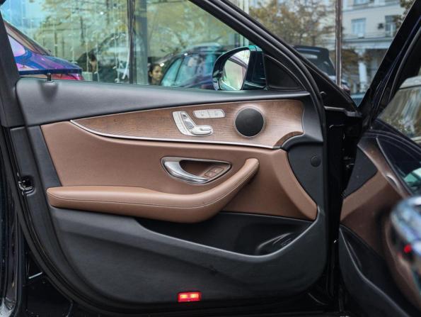 Mercedes-Benz E-Класс V (W213 S213 C238) с пробегом 2017 года, цена 3 450 000 рублей, 46271 км, седан, Автокод Объявления