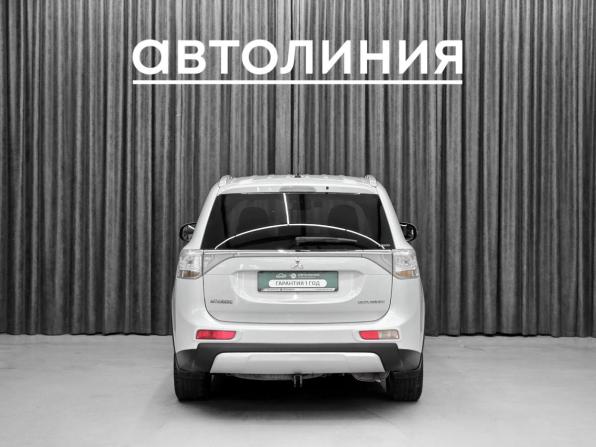 Mitsubishi Outlander III Рестайлинг с пробегом 2014 года, цена 1 570 000 рублей, 167000 км, внедорожник, Автокод Объявления