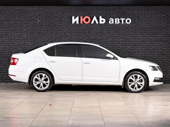 Skoda Octavia III (A7) Рестайлинг с пробегом 2019 года, цена 1 480 000 рублей, 171092 км, лифтбек, Автокод Объявления