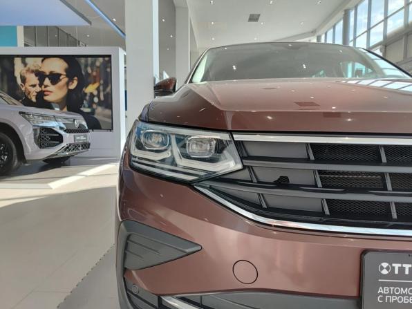 Volkswagen Tiguan II Рестайлинг с пробегом 2021 года, цена 3 260 000 рублей, 133637 км, внедорожник, Автокод Объявления