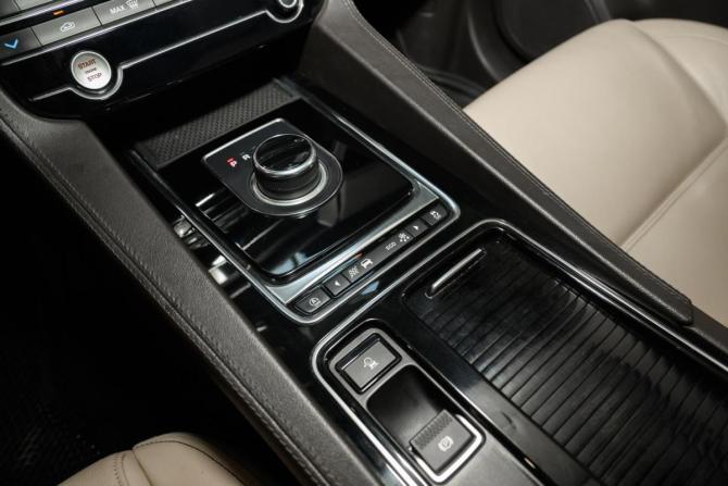 Jaguar F-Pace I с пробегом 2019 года, цена 2 980 000 рублей, 70610 км, внедорожник, Автокод Объявления