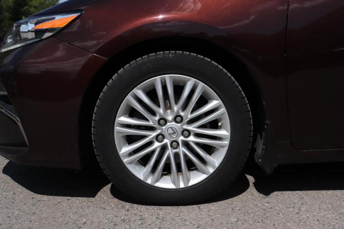 Lexus ES VI Рестайлинг с пробегом 2016 года, цена 1 947 000 рублей, 227598 км, седан, Автокод Объявления