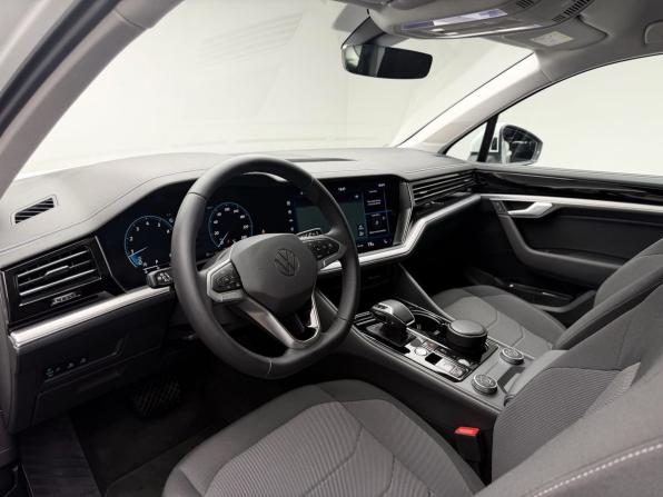 Volkswagen Touareg III Рестайлинг с пробегом 2024 года, цена 7 157 000 рублей, 100 км, внедорожник, Автокод Объявления