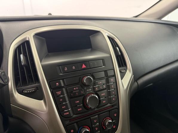 Opel Astra J Рестайлинг с пробегом 2012 года, цена 789 000 рублей, 172000 км, хэтчбек, Автокод Объявления