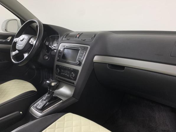 Skoda Octavia II (A5) Рестайлинг с пробегом 2011 года, цена 970 000 рублей, 123000 км, лифтбек, Автокод Объявления