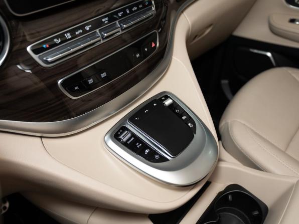 Mercedes-Benz V-Класс III (W447) Рестайлинг с пробегом 2021 года, цена 10 000 000 рублей, 152318 км, минивэн, Автокод Объявления