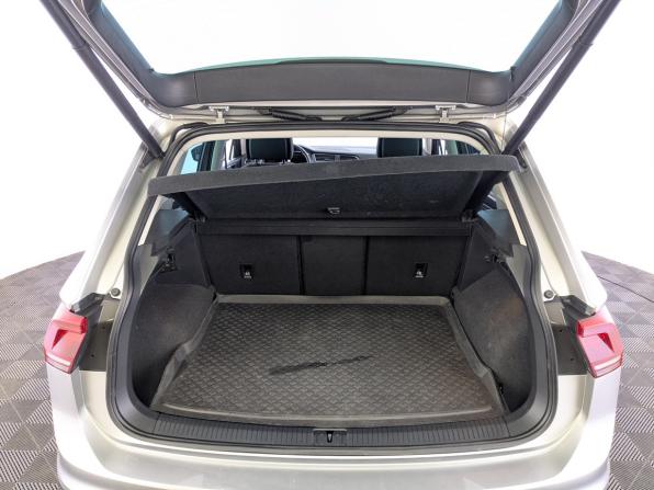 Volkswagen Tiguan II с пробегом 2018 года, цена 2 800 000 рублей, 89711 км, внедорожник, Автокод Объявления