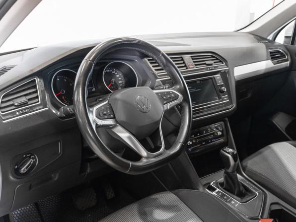 Volkswagen Tiguan II Рестайлинг с пробегом 2021 года, цена 2 768 500 рублей, 79713 км, внедорожник, Автокод Объявления