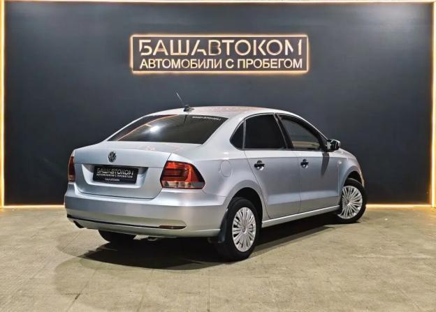 Volkswagen Polo V Рестайлинг с пробегом 2018 года, цена 978 000 рублей, 121522 км, седан, Автокод Объявления