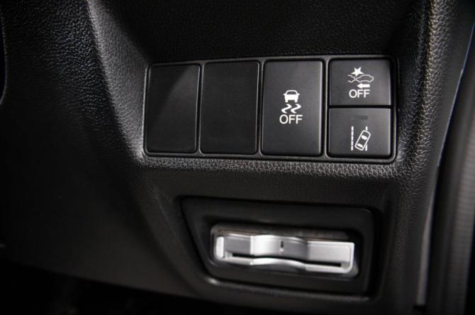 Honda Stepwgn V с пробегом 2015 года, цена 2 149 000 рублей, 126990 км, минивэн, Автокод Объявления