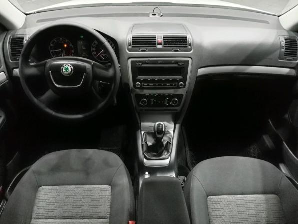 Skoda Octavia II (A5) Рестайлинг с пробегом 2013 года, цена 655 000 рублей, 266000 км, лифтбек, Автокод Объявления