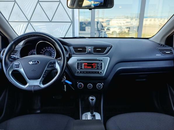 Kia Rio III Рестайлинг с пробегом 2016 года, цена 989 000 рублей, 212666 км, хэтчбек, Автокод Объявления