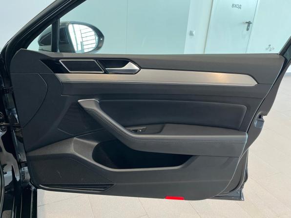 Volkswagen Passat B8 Рестайлинг с пробегом 2019 года, цена 2 120 000 рублей, 320253 км, универсал, Автокод Объявления