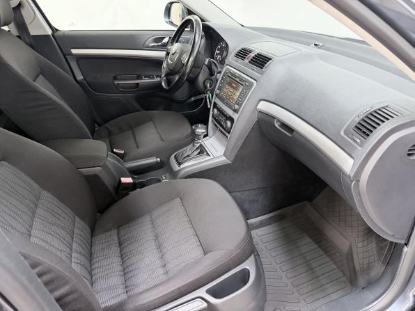 Skoda Octavia II (A5) Рестайлинг с пробегом 2011 года, цена 1 270 000 рублей, 149008 км, лифтбек, Автокод Объявления