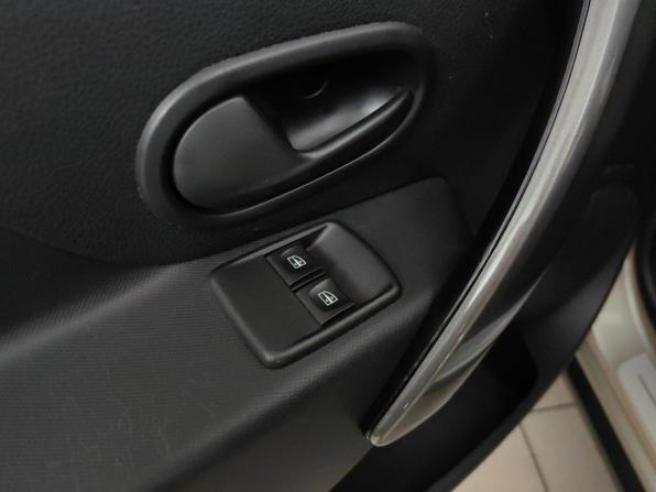 Renault Sandero II Рестайлинг с пробегом 2020 года, цена 1 248 000 рублей, 95831 км, хэтчбек, Автокод Объявления