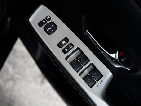Toyota Prius Alpha I (ZVW40/41) Рестайлинг с пробегом 2016 года, цена 1 424 500 рублей, 177268 км, универсал, Автокод Объявления