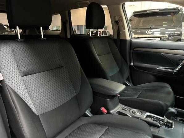 Mitsubishi Outlander III Рестайлинг 2 с пробегом 2015 года, цена 1 550 000 рублей, 202480 км, внедорожник, Автокод Объявления