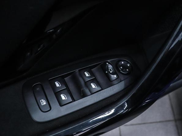 Peugeot 208 I с пробегом 2013 года, цена 700 000 рублей, 151846 км, хэтчбек, Автокод Объявления