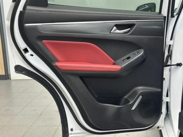 Haval Jolion I Рестайлинг с пробегом 2024 года, цена 2 300 000 рублей, 32405 км, внедорожник, Автокод Объявления