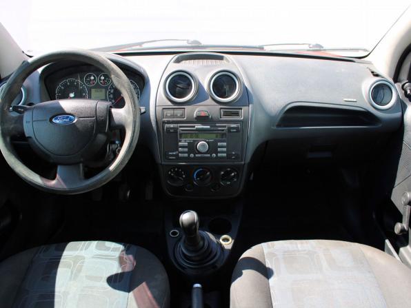 Ford Fiesta Mk5 с пробегом 2006 года, цена 189 000 рублей, 163471 км, хэтчбек, Автокод Объявления