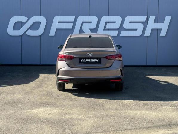 Hyundai Solaris II Рестайлинг с пробегом 2021 года, цена 1 649 000 рублей, 64779 км, седан, Автокод Объявления