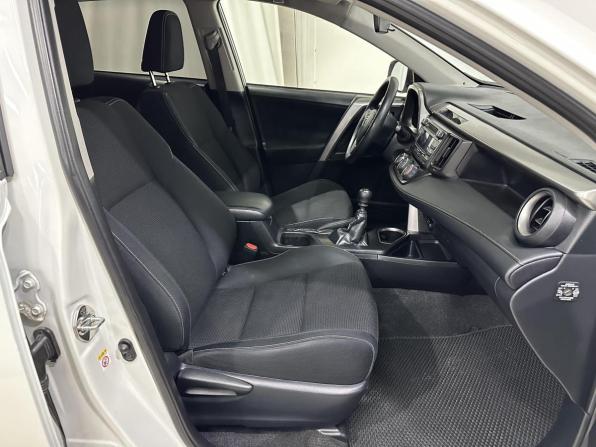 Toyota RAV4 IV (XA40) Рестайлинг с пробегом 2015 года, цена 1 899 000 рублей, 177145 км, внедорожник, Автокод Объявления