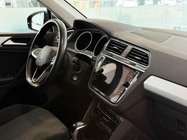 Volkswagen Tiguan II Рестайлинг с пробегом 2021 года, цена 2 947 000 рублей, 55471 км, внедорожник, Автокод Объявления