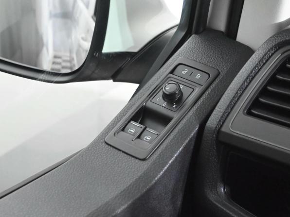 Volkswagen Caravelle T6 с пробегом 2019 года, цена 3 100 000 рублей, 252974 км, минивэн, Автокод Объявления
