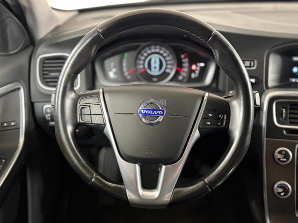Volvo S60 II Рестайлинг с пробегом 2015 года, цена 1 599 000 рублей, 90098 км, седан, Автокод Объявления