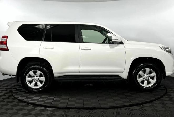 Toyota Land Cruiser Prado 150 Series Рестайлинг 1 с пробегом 2016 года, цена 3 600 000 рублей, 178869 км, внедорожник, Автокод Объявления