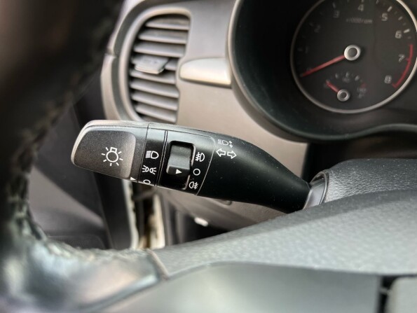 Kia Rio IV с пробегом 2018 года, цена 1 388 000 рублей, 129290 км, хэтчбек, Автокод Объявления