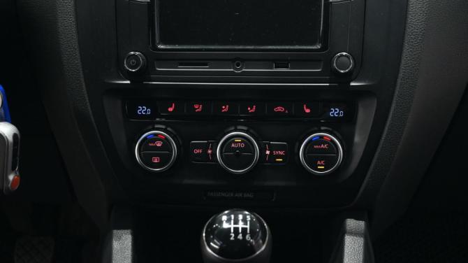 Volkswagen Jetta VI с пробегом 2014 года, цена 935 000 рублей, 220995 км, седан, Автокод Объявления