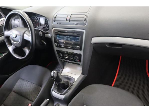 Skoda Octavia II (A5) Рестайлинг с пробегом 2012 года, цена 599 000 рублей, 210959 км, лифтбек, Автокод Объявления