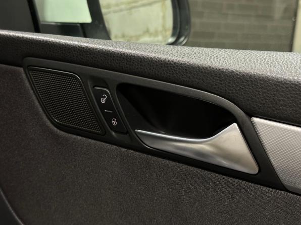 Volkswagen Sharan II с пробегом 2011 года, цена 1 425 000 рублей, 78375 км, минивэн, Автокод Объявления