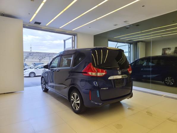 Honda Freed II с пробегом 2017 года, цена 1 490 000 рублей, 68000 км, компактвэн, Автокод Объявления